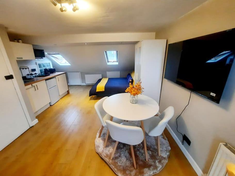 Alross Studio Flat / Private Bathroom London Eksteriør bilde